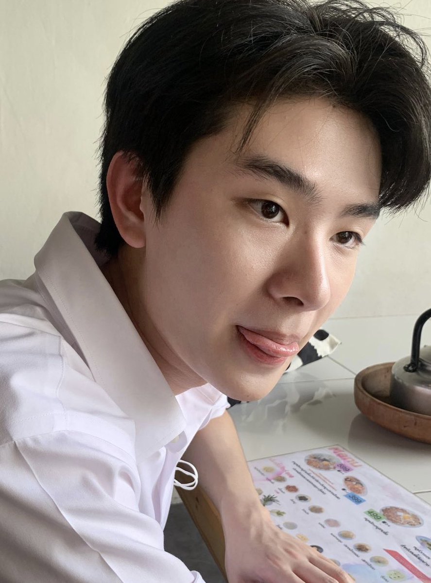 บอกเลยถ้าฮีลงรูปชุดนักศึกษา หน้าสด ผมไม่เซ็ทแบบนี้ในไอจีสัก 20รูปนะ ประเทศไทยระเบิดแน่ แตกเป็นเสี่ยงๆ วัสดุแฟนหนุ่ม ตั้งวอลเปเปอร์เป็นรูปที่มีทุกบ้าน