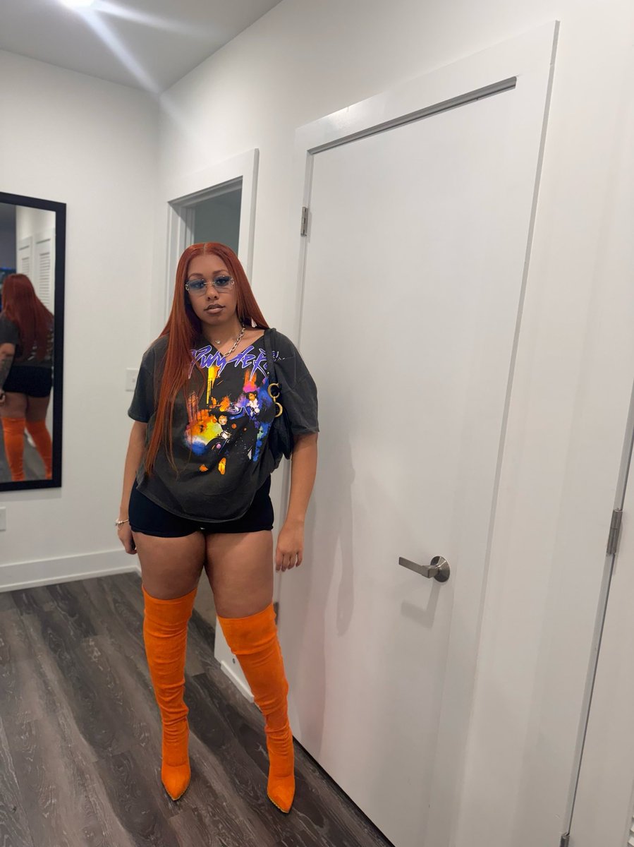 _xPookie's tweet photo. Couldn’t see what Hoes was lookin at, I had to buy glasses 🤓 https://t.co/bxnkiKZTfH