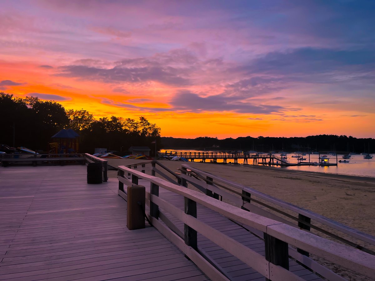 jessie_picture's tweet photo. Goodnight  #mondaythoughts #MondayMood #sunsetxvibes #sunsetisland #photography https://t.co/SFwwY9N4Cv