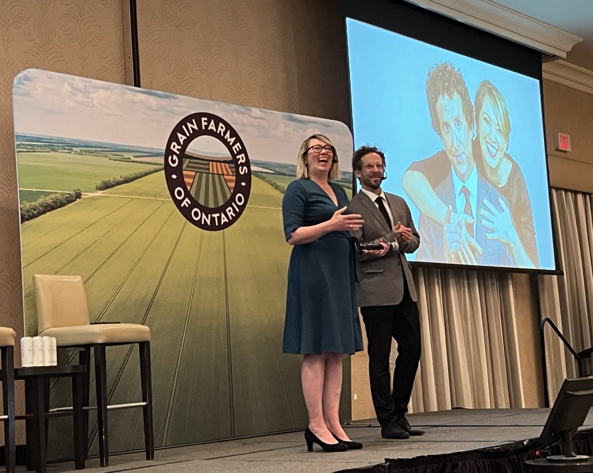 Ending off the evening with some laughs courtesy of <a href="/MattBaram/">Matt Baram</a> and <a href="/snieckus/">Naomi Snieckus</a> #WomenInGrain