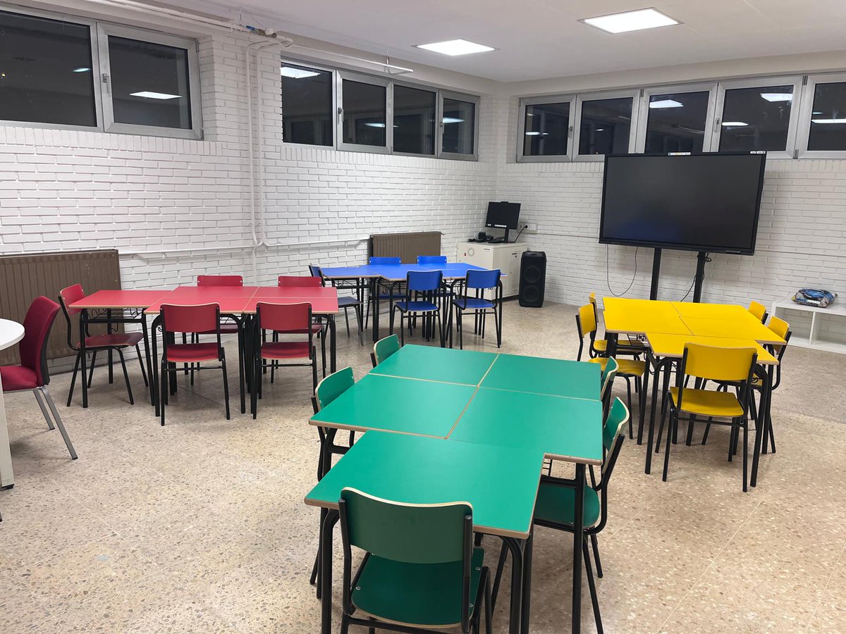 NUEVOS ESPACIOS EDUCATIVOS EN EL MARCELO

ANTES (almacén)
AHORA (aula de los idiomas)

<a href="/AytoAviles/">AytoAvilés</a> <a href="/GobAsturias/">Principado de Asturias</a> <a href="/AdrianBarbon/">🌹 Adrián Barbón 💙💛</a> <a href="/educaciongob/">Ministerio de Educación, FP y Deportes</a> <a href="/DelGob_Asturias/">Delegación del Gobierno en Asturias</a>