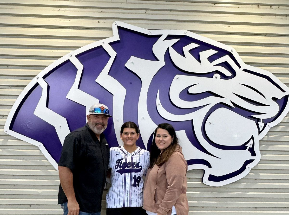 LandynTompkins's tweet photo. “May He give you the desire of your heart and make all your plans succeed.” Psalm 20:4 

#RollTigs 💜🐯 https://t.co/gU1Rw3JHcq