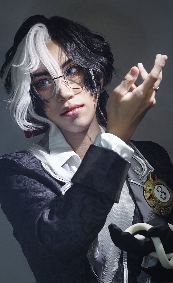 EePinkku's tweet photo. D.M. 📸

#joseph #IdentityV https://t.co/cH32fXXAuN