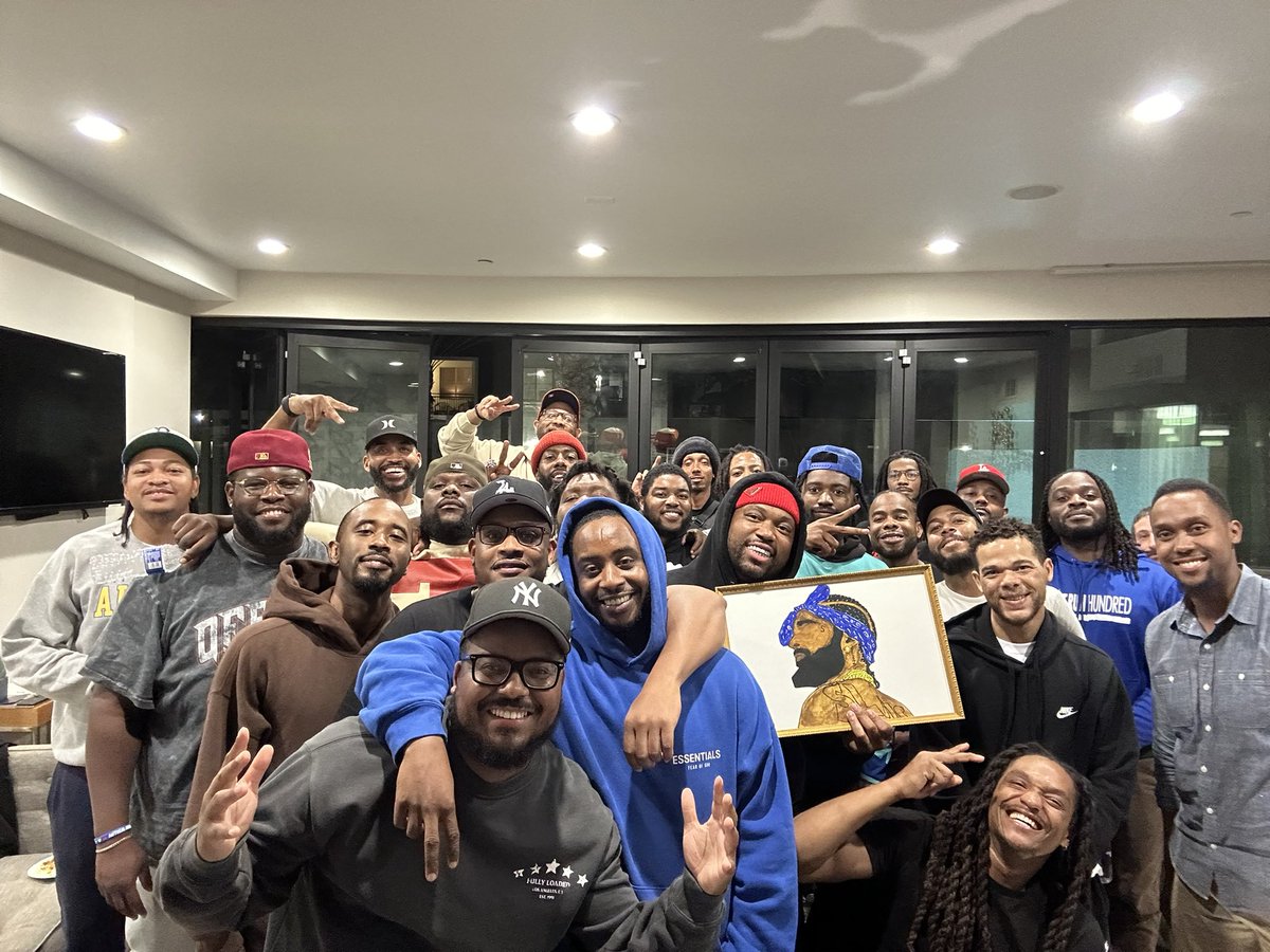 ejai_6's tweet photo. While yal here yall check out my LA based non profit centered around Men’s Mental Health🫡✊🏿 https://t.co/eeu0IK1fsr https://t.co/rmu4HFYhLC