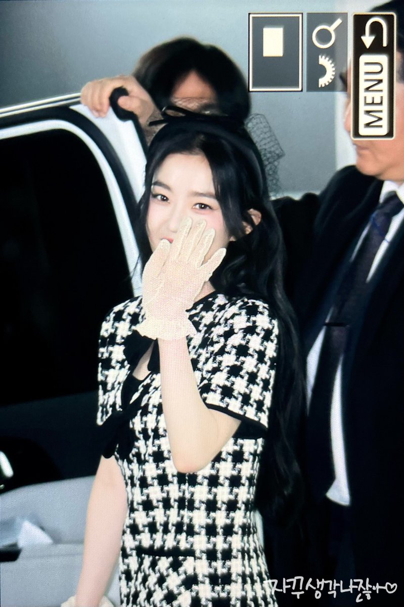 thinkB329's tweet photo. 241126 데뷔 축하해 주혀나🩷🥹🫶🏻 #아이린 #IRENE https://t.co/BnyEn0m1Cq