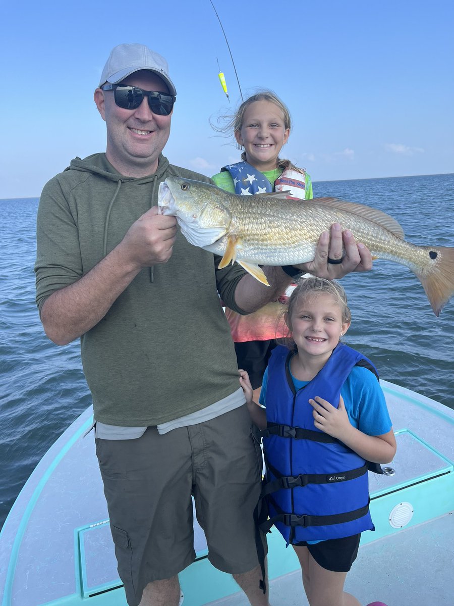 erikfox2000's tweet image. I caught a nice Red today in Laguna Madre, Tx!! It’s been a great break from work!!! We got into the speckled Trout also, amazing trip with girls!!! #txfishing #redfish