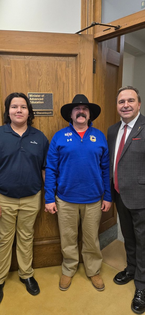 Big_G_09's tweet photo. @kencheveld @SaskParty It was a real honour to be invited to the Legislative Building today for the opening ceremonies π #speechfromthethrone π Nice to see @PremierScottMoe once again π Jace is very interested in the political process π Do great things π #SaskStrong ππΎπ¨π¦πͺ https://t.co/TS71aDgRyQ