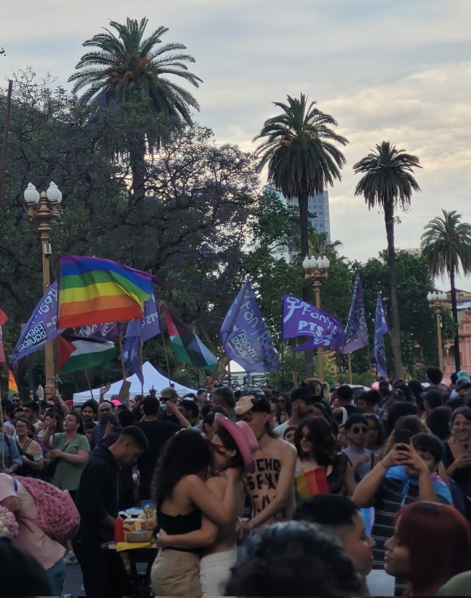 ismayanz's tweet photo. @esneisser Ke vivan las lesbianas https://t.co/VhNc61NbdJ