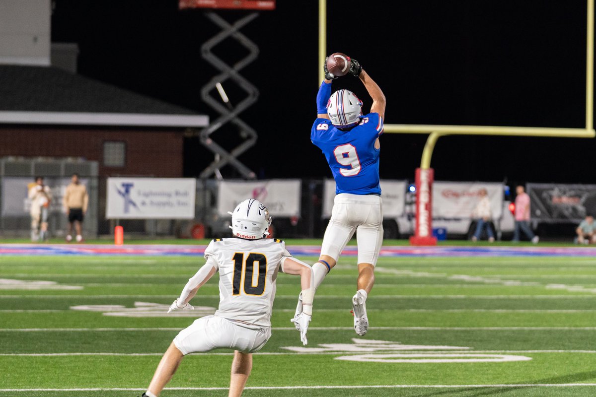 Senior Season Stats
-34 rec
-624 receiving yards
-7 TD
Ready for basketball season!
hudl.com/v/2QzWgF
<a href="/PBS_EaglesFB/">Parkview Baptist Football</a>