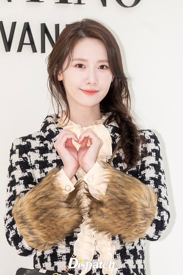 Cindot_Fc's tweet image. 241126 | Lim YoonA at the Valentino’s photo-call event as Brand Ambassador!

YoonA looks so gorgeous &amp;amp; pretty today🥹

#YoonAxValentino @MaisonValentino
#LimYoonA #임윤아 #YoonA #윤아