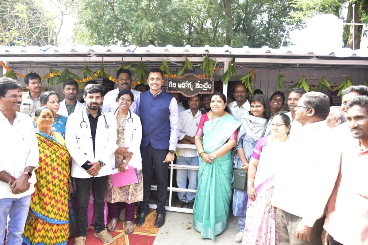 collectormanyam's tweet photo. 🏥State's 1st #ContainerHospital to Ease #TribalHealthcare Access🚑
Smt. @GSandhyarani_ Minister for Women & Child Welfare & Tribal Welfare, inaugurated a container hospital named #GiriHealthCenter, designed to provide #healthcare to 2,000+ people from remote tribal communities. https://t.co/IRGKxf3FXS