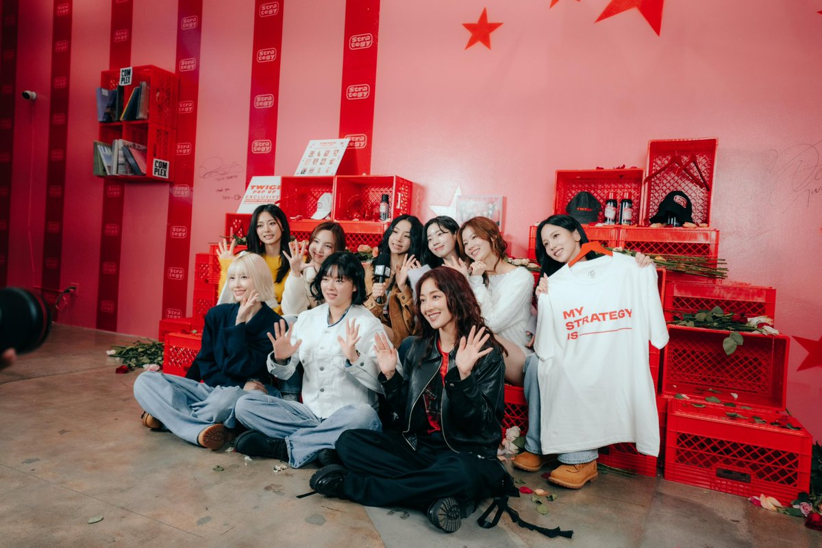 RepublicRecords's tweet photo. .@JYPETWICE shutdown los angeles this weekend with their @complex x ‘STRATEGY’ pop up and @amazonmusic livestream ❤️🌴#TWICEinLA https://t.co/nOZneSsmIJ