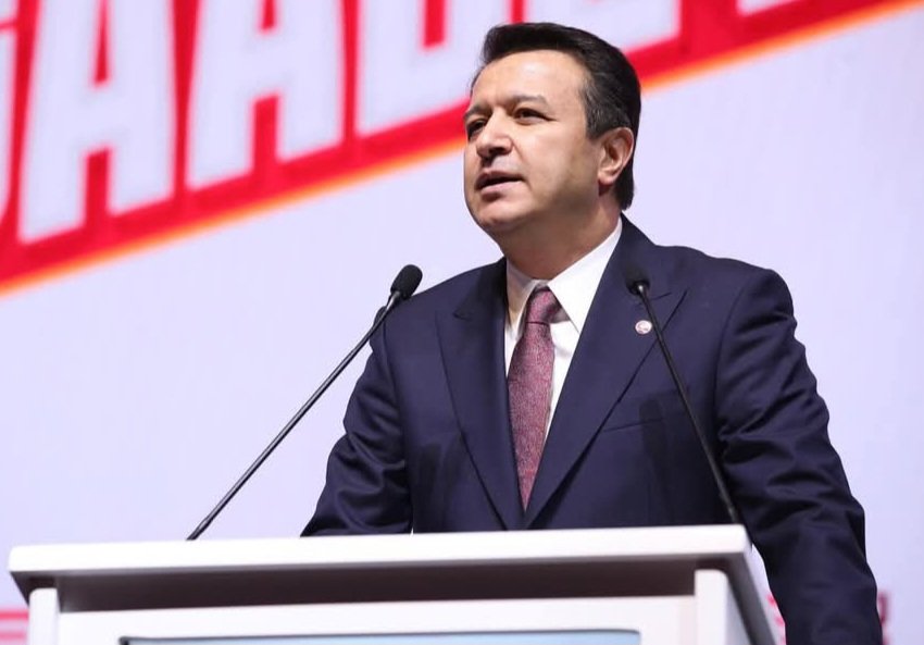 9. Olağan Kongrede Saadet Partisi genel başkanlığına seçilen Mahmut Arıkan beyi tebrik ediyor, sürecin saadet partisi camiasına, ülkemize, tüm insanlığa hayırlar getirmesini  diliyorum. 
Ve yine biz eseceğiz, yine mevsimler değişecek
Yolunuz açık olsun muhterem genel başkanım..