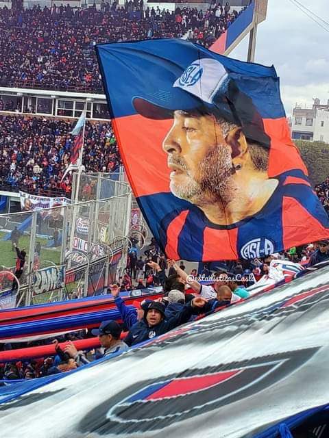 Eterno. Te extrañamos todos los días.