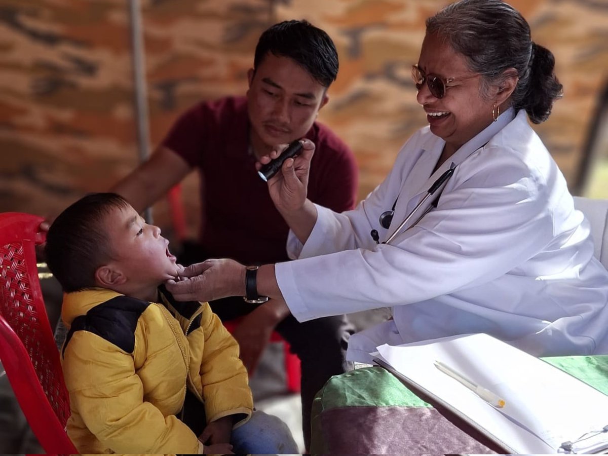 Spearcorps's tweet image. #AssamRifles formation under #SpearCorps conducted a transformative 𝟯-𝗱𝗮𝘆 𝗠𝗲𝗴𝗮 𝗠𝗲𝗱𝗶𝗰𝗮𝗹 𝗖𝗮𝗺𝗽 across #Manipur, from 23-25 Nov 2024, extending 𝘃𝗶𝘁𝗮𝗹 𝗵𝗲𝗮𝗹𝘁𝗵𝗰𝗮𝗿𝗲 𝘀𝗲𝗿𝘃𝗶𝗰𝗲𝘀 𝘁𝗼 𝟱,𝟱𝟱𝟬 𝗶𝗻𝗱𝗶𝘃𝗶𝗱𝘂𝗮𝗹𝘀. 
In collaboration with the