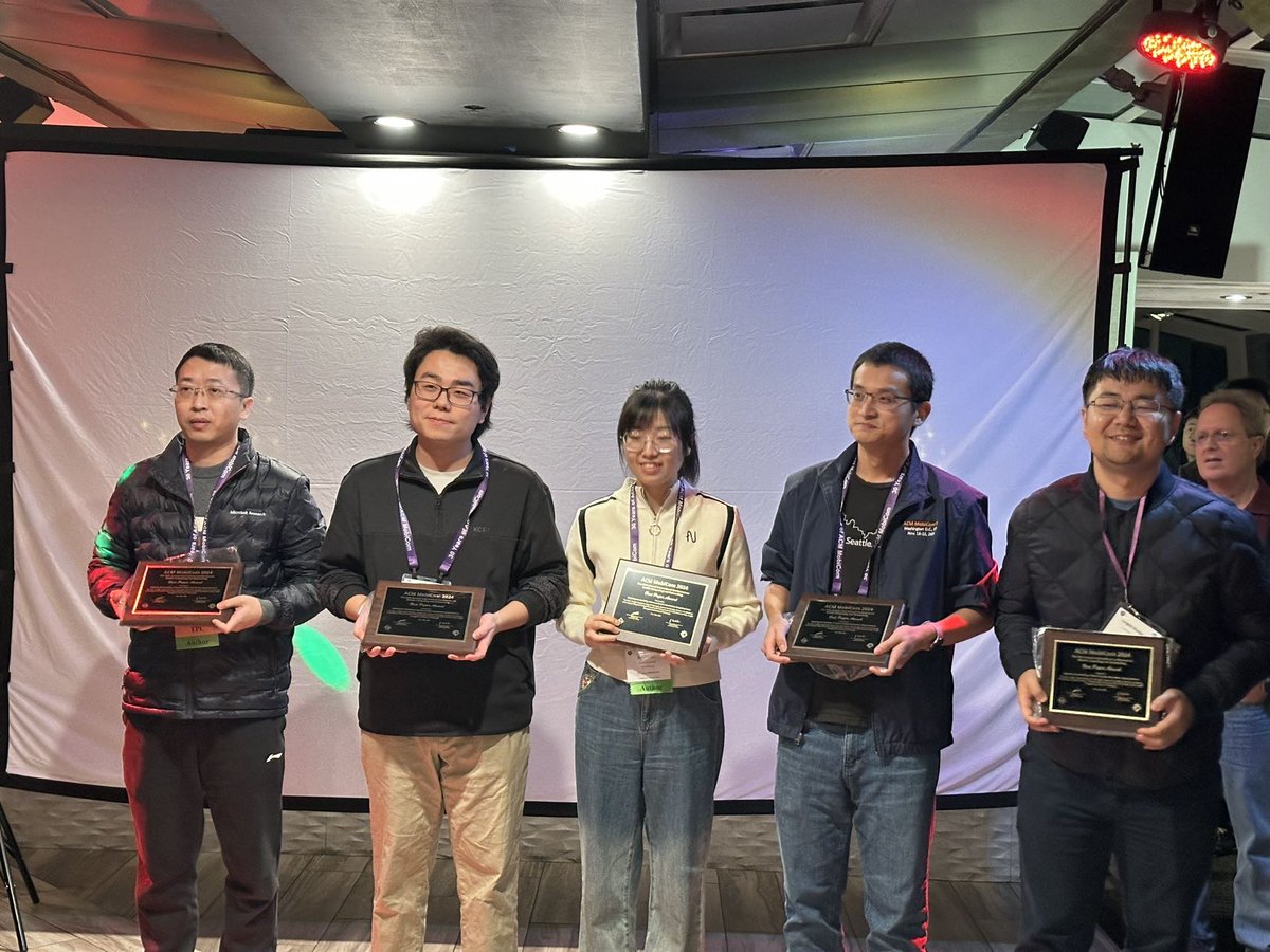 taochen_cs's tweet photo. Our paper "Exploring the Feasibility of Remote Cardiac Auscultation Using Earphones” won Best Paper Award at #ACM #MobiCom 2024! I presented this work at both the MobiCom main conference and the MobiCom4AgeTech workshop and live demoed it to the audiences last week in DC! https://t.co/nbVEulYYkg