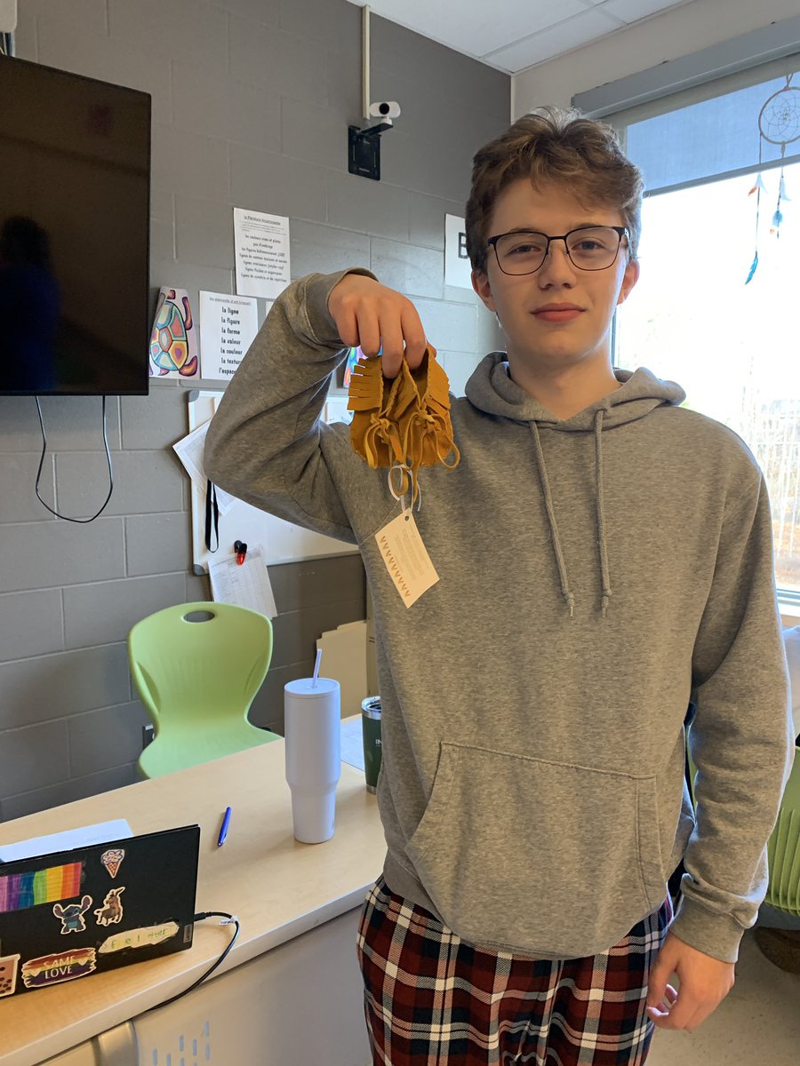 Baby Moccasins <a href="/ValourSchool/">Valour JK-12 School</a> today! Merci! Meegwetch for having us !