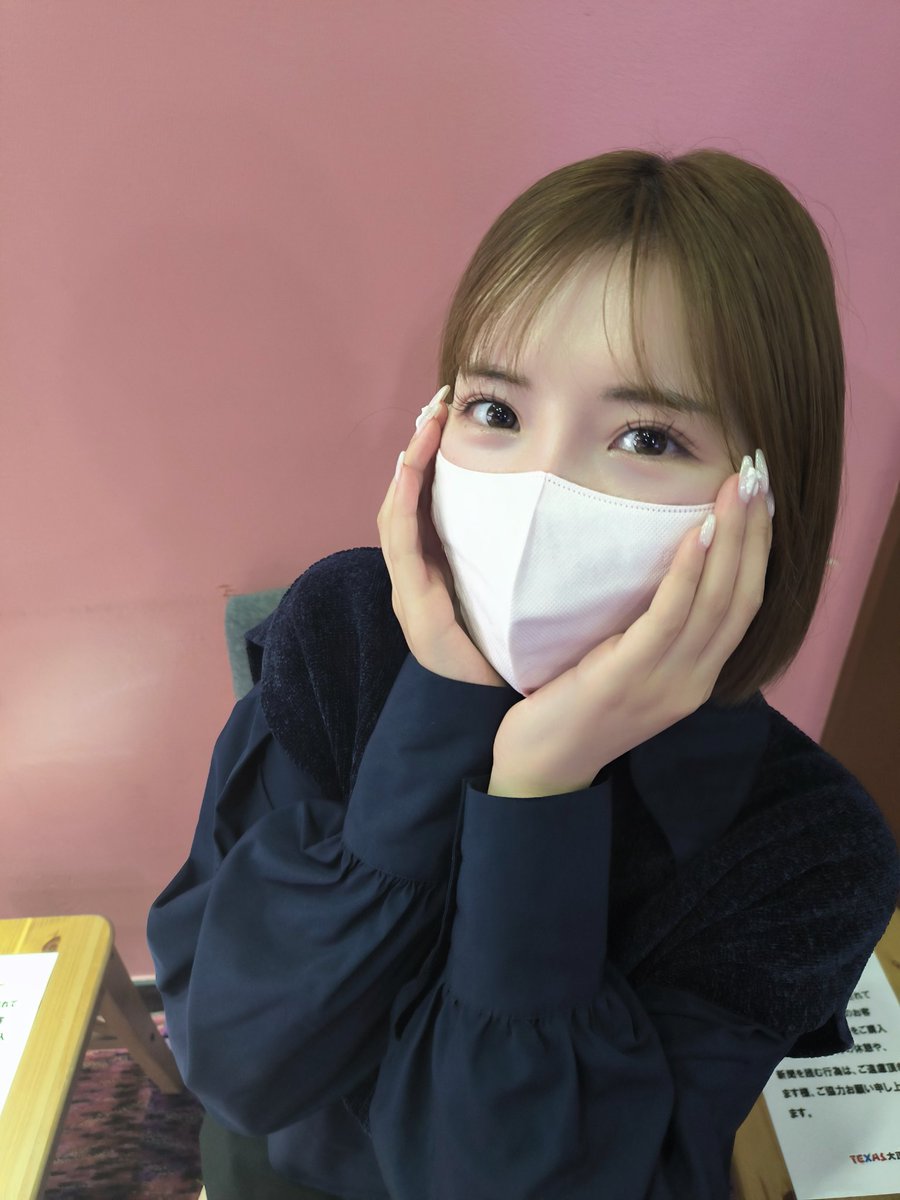 パチ嬢みきさんの右で打つのが好きな人👗💘 on X