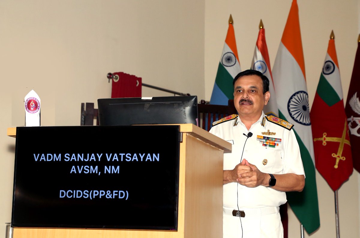 HQ_IDS_India's tweet photo. Vice Admiral Sanjay Vatsayan, Deputy Chief of IDS (PP&FD) #HQ_IDS, delivered a talk on "Integration of Perspective Planning in the Armed Forces" to #TriServices officers of #DSTSC-07 at #MILIT, Pune.
In his talk, the Admiral enunciated how strategic foresight enhances operational readiness and resource allocation. He emphasised upon the importance of aligning military objectives with long-term goals, fostering innovation, and adapting to emerging challenges, while elucidating Integrated Capability Development Plan for theatre specific imperatives.
#DefencePlanning
#MilitaryStrategy
@DefenceMinIndia
@SethSanjayMP