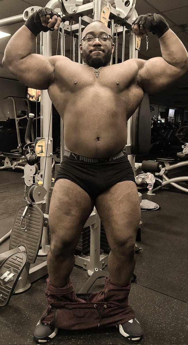 joshflexing255's tweet photo. Update
#poses
#flexing
#flabs
#gut
#offseason
#chest https://t.co/UHyTjMxVqO