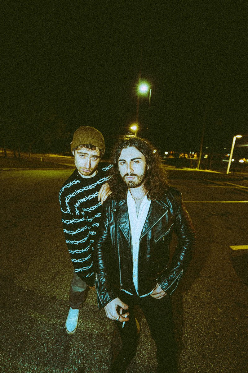 BRKNLOVEMUSIC's tweet image. king(s) of the road (but mostly me)