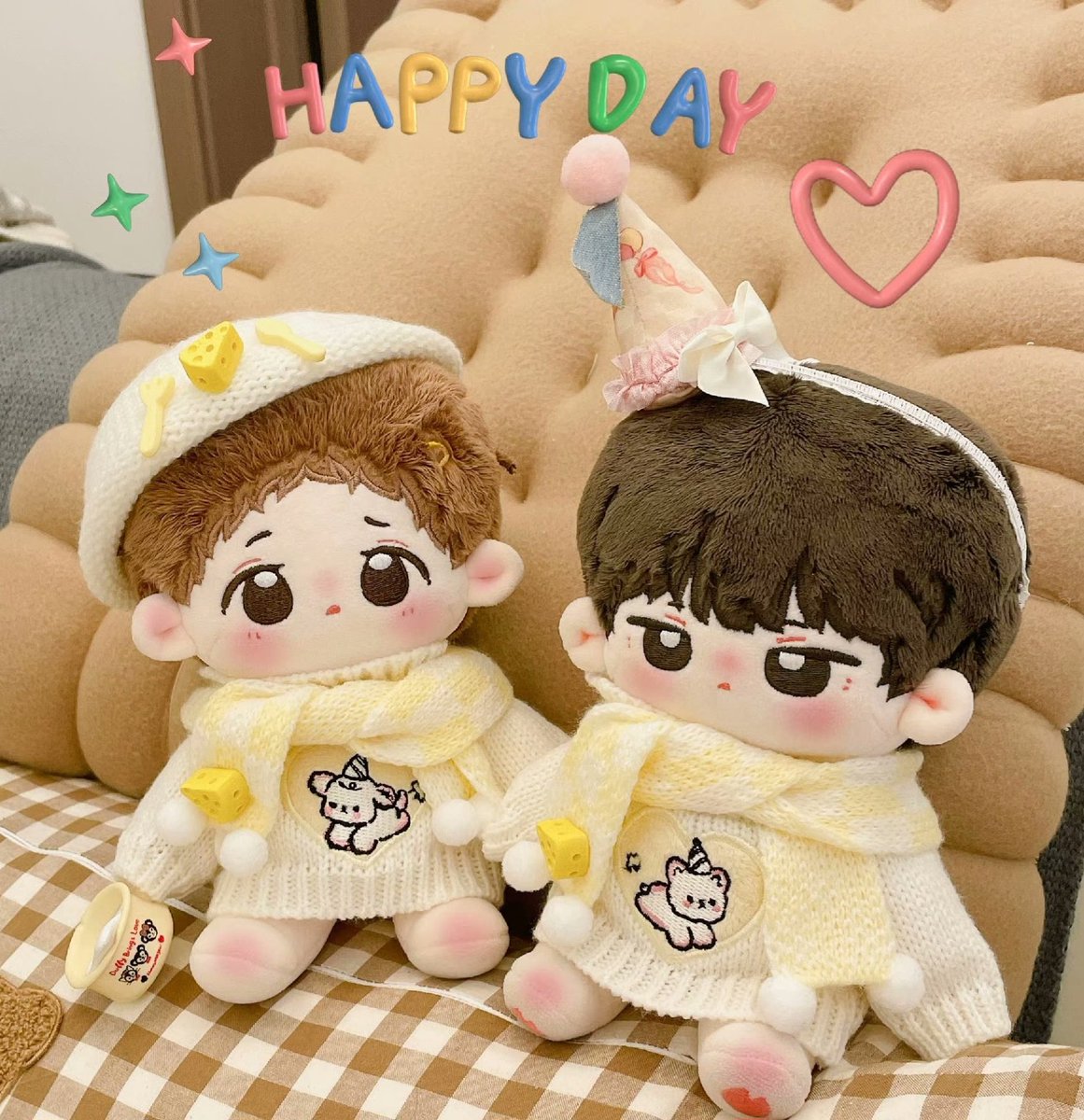 purinoo2's tweet photo. 20cm 치즈 페스츄리 옷장
스웨터 세트 택미포 1.5 양도
구성
고양이 스웨터 + 강아지 스웨터 + 치즈 목도리 2개 + 베레모 1개 + 턱받이 1개

구성 확인 차 개봉 미착용

#무솜인덕장터 #솜솜옷장터 #솜인덕장터 https://t.co/7kjy2ureAp