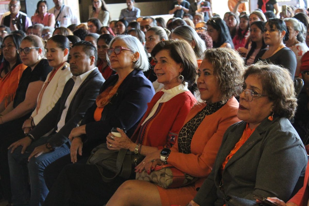 impepac's tweet photo. Consejeras y consejeros del @impepac acudieron a la conmemoración del Día Internacional de la Eliminación de la Violencia contra la Mujer  que encabezó la gobernadora, @margarita_gs. @GobiernoMorelos https://t.co/skGpklogfT