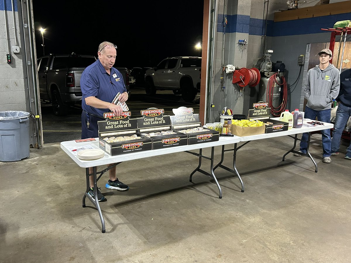 Lloyd Crago tweet media