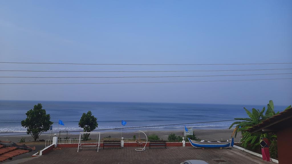 w_karve's tweet photo. #Karde #Beach #Konkan
Waiting for Breakfast
Today - drive around Konkan https://t.co/yk1WoPi6Fe