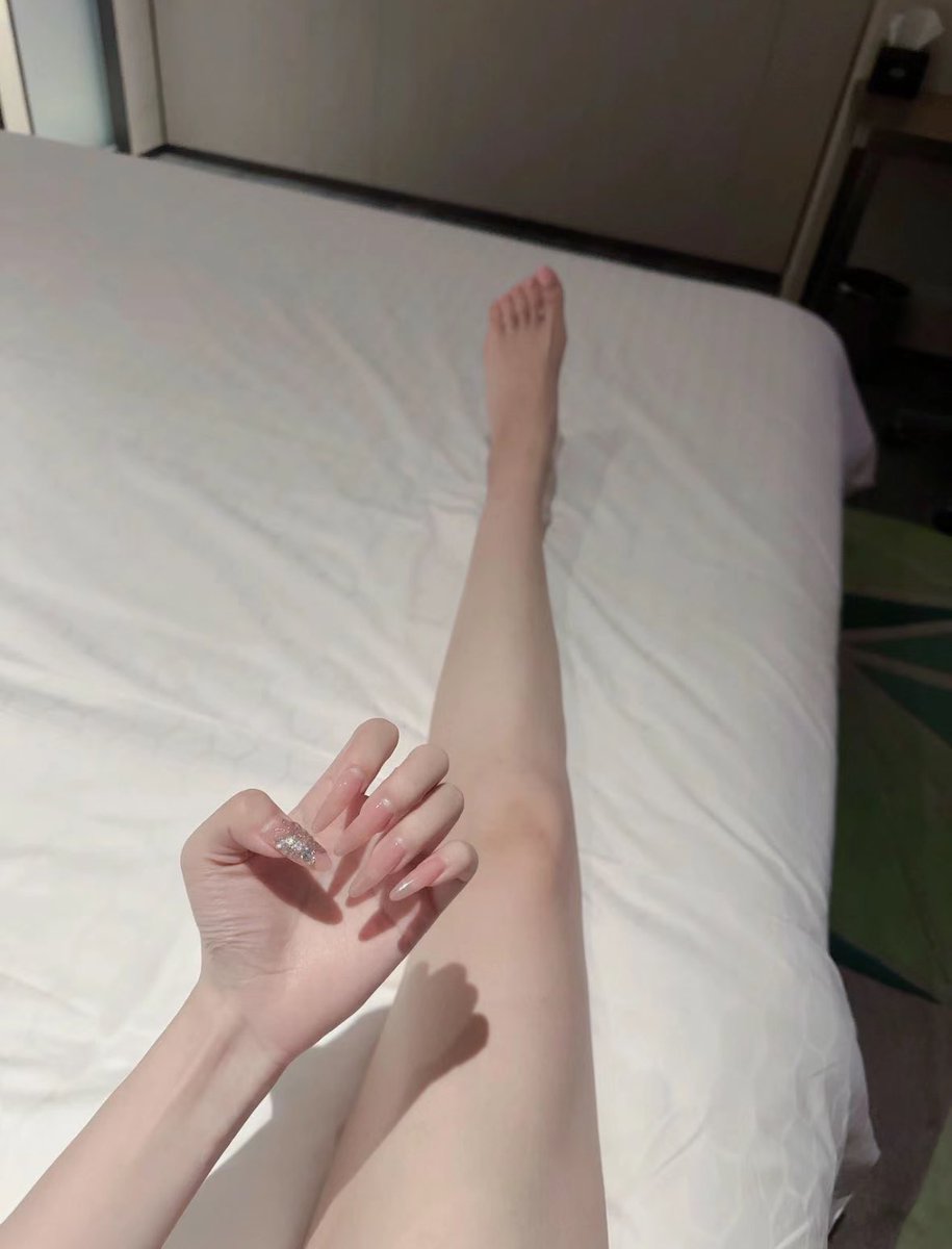 抽2个弟弟 打灰机~~ 选脚扣1  选手扣2 https://t.co/DKvXY2LfSA