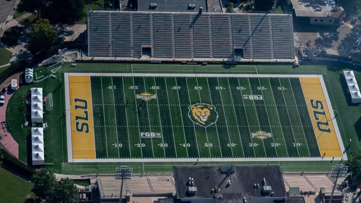 SB11____'s tweet photo. Blessed to receive a division 1 offer From southeastern louisiana university🦁 @CatchitPat @NCDAWGPOUND @CoachSlaughter2 @JUCOFFrenzy https://t.co/HunUx2Dw48
