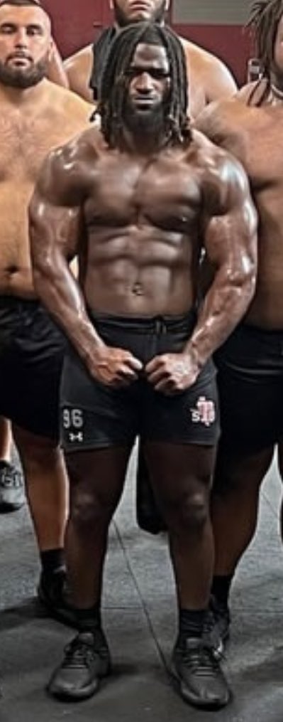 I ain’t hard to find.. 👀

#transferportal