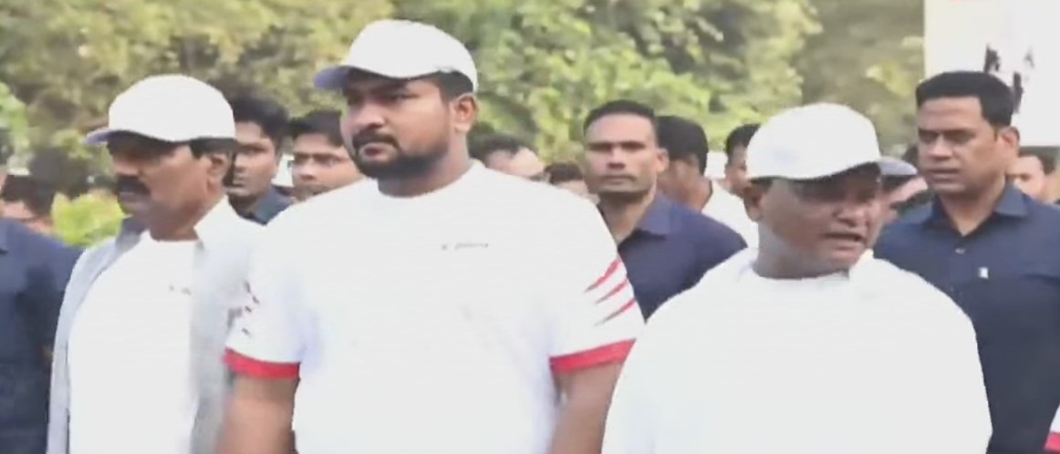 MYBharat_Odisha's tweet photo. Hon'ble @CMO_Odisha Sh. Mohan Charan Majhi graced the "Humara Samvidhan, Humara Swabhimaan" Padyatra on the occasion of 75th Constitution Day Celebration organised by @mybharatgov and @sports_odisha at Bhubaneswar, Odisha. @YASMinistry @nyksindia 
#SamvidhanDivas2024 #padyatra https://t.co/S5yyYdpMIn