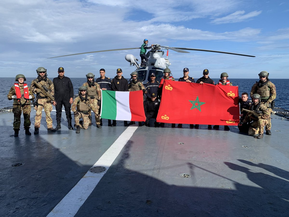 FAR_MAROC's tweet photo. #MMF #ForumFARMAROC
عرف خليج "ترانتو" الاسبوع الماضي، تنظيم تمرين بحري مغربي ايطالي مشترك شاركت فيه الفرقاطة طارق بن زياد #F613 و دورية أعالي البحار "موروسيني" #P431 و هي احدى أحدث وحدات البحرية الإيطالية. https://t.co/haqIgZxyWE