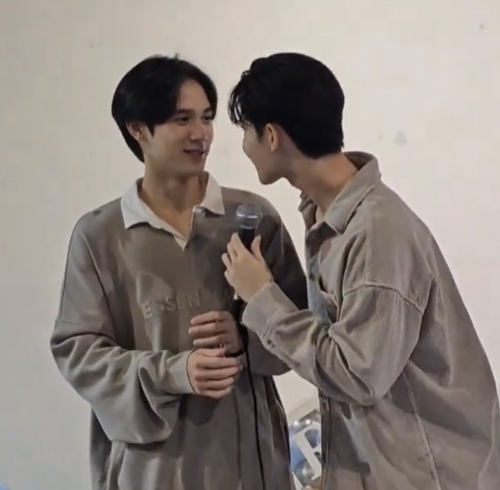 pinkyymelody_'s tweet photo. Biasanya gak se deg-deg an ini karena gak ada yg ditunggu (sedikasihnya aja) tapi kali ini PLEASE BANGETTT berikan cp-cp baru ku ini series (+TOLONG RESMIKAN) 🙏
Manifest GMMTV LINE UP 2025
1. #skynani
2. #dewtee
3. #RyuJava (ini gak mungkin banget tapi tolong)
#GMMTV2025 https://t.co/m0zC5cegD3