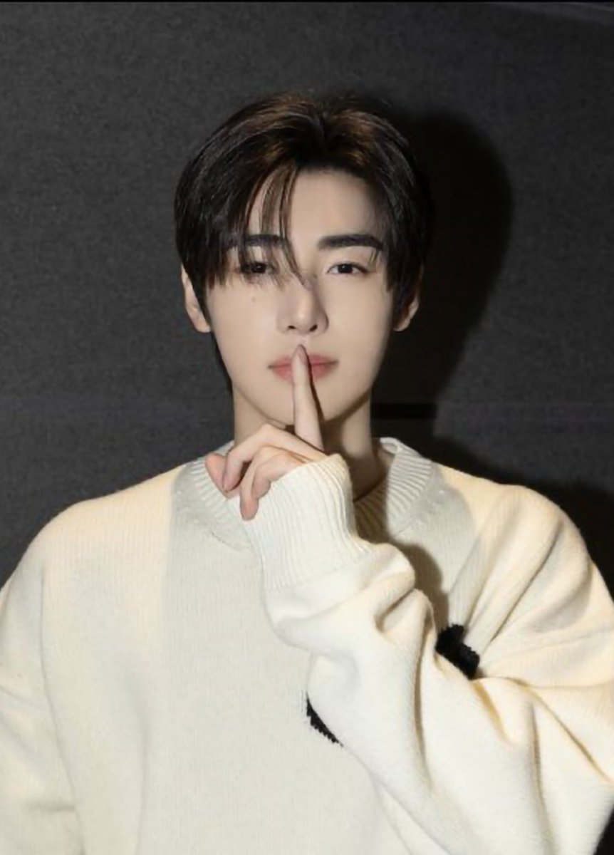 byeol_ice's tweet photo. 일본 멤버십 리뉴얼 기프트 성훈네컷♡ https://t.co/ixQXPYErpF