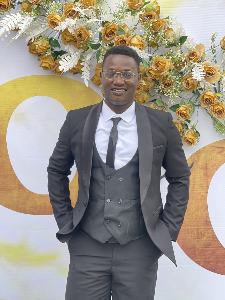 lightkomedy's tweet photo. It’s my birthday today 🎉🎉🥳🥳🥳 https://t.co/2Yrr3GYj3N