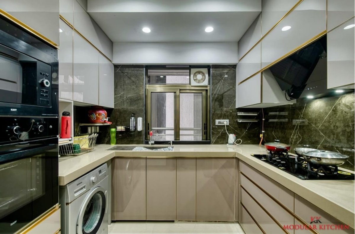 KKModularKitchn's tweet image. Discover the elegance of KK Modular Kitchen’s C-shaped acrylic design!

Upgrade your kitchen with a sleek, functional design.

Custom layouts, durable acrylic finish, and smart space use make it a perfect home addition.

#kkmodularkitchen #kitchendesign #cshapedkitchen #sleek