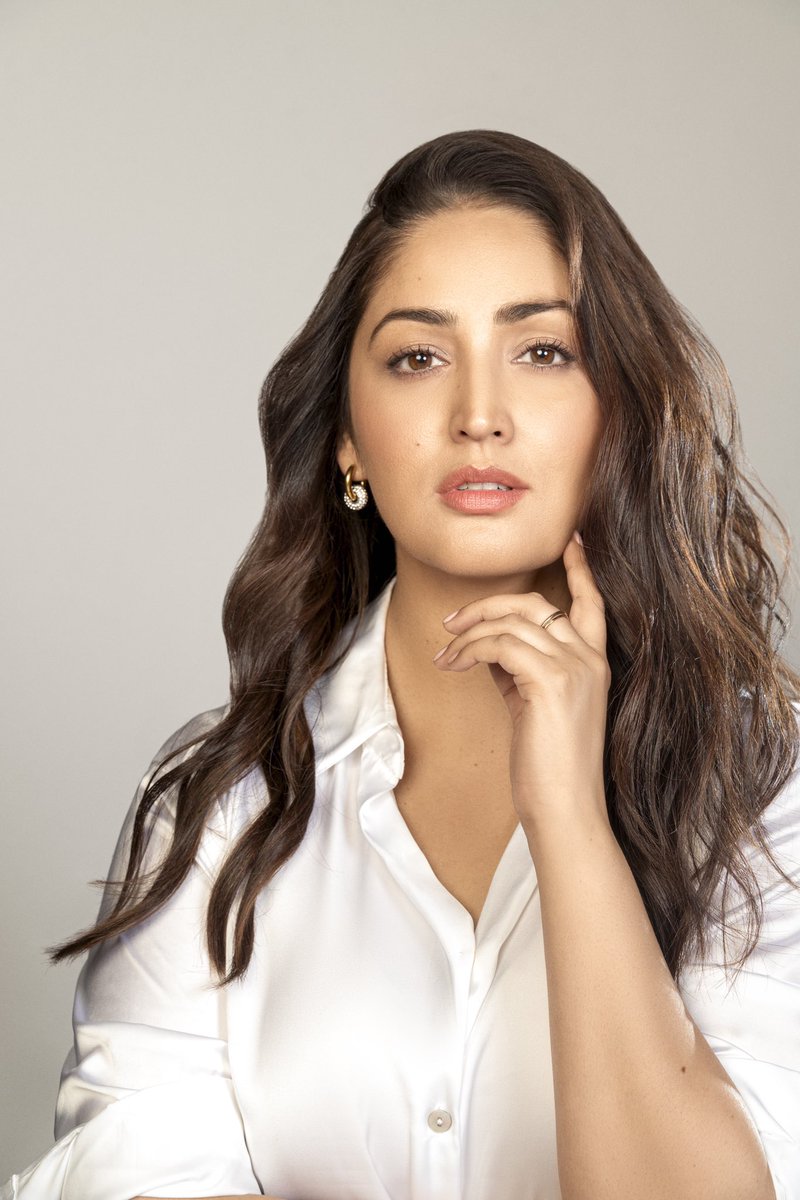 relationship71's tweet photo. Kirti and Yami Both are Top  actress in Bollywood Industry 🥰 

Who is your favourite actress ❤️ 

Both are Gorgeous, fabulous 😍 and Hottest Actress 🔥 

Like- #KritiSanon
RT For #YamiGautam https://t.co/Gmas28Hc38