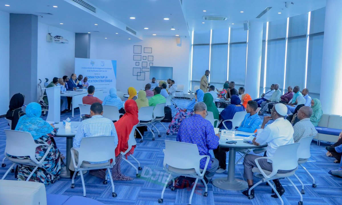 Djibouti🇩🇯 - <a href="/IDEPOfficial/">IDEP Africa</a> forme actuellement 3⃣8⃣agents des secteurs clés du gouvernement sur la planification stratégique

✅Renforcer les capacités institutionnelles pour une transformation économique durable

En savoir plus👉🏿 uneca.org/fr/stories/lan…