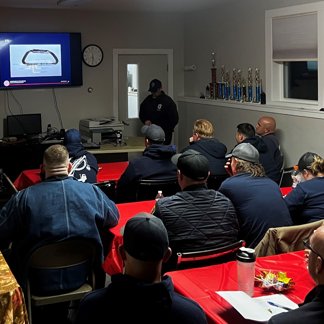 MassDFS's tweet photo. #TechRescue Tuesday: The Mass Fire Academy recently delivered the updated Rope Rescue Technician course at #ColrainMA FD. 20+ firefighters built on their operational level skills and mastered advanced concepts. Thank you as always to our hosts, instructors, and support staff! https://t.co/jDp6kSY3CB