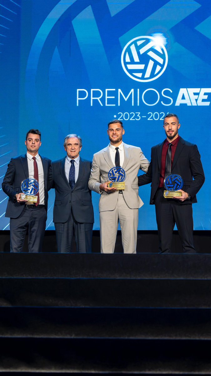 Nuestro portero <a href="/FlorentinBl/">Florentin Bloch</a> recogió ayer el premio <a href="/afefutbol/">AFE</a> como el menos goleado de la pasada campaña en 3ªRFEF 🧤