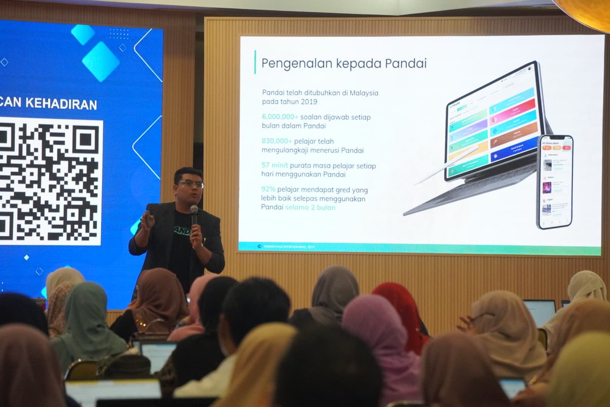 YayasanPahang's tweet photo. JUJ ONLINE YP AKAN DIPERKENALKAN MULAI 2025

26 November, Kuantan - YP bersama Jabatan Pendidikan Negeri Pahang memperkenalkan  Inovasi Jawab Untuk Jaya (JUJ) dengan menggunakan aplikasi online mulai tahun 2025.

#yp4u #yayasanpahang #jpnp #juj #pandaieducation #ppd https://t.co/8HwiqKmPFT