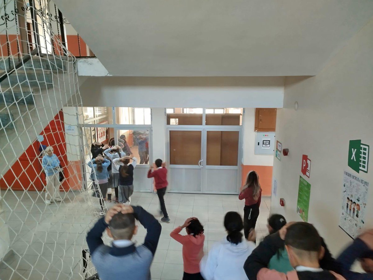 Davut Ortaokulu’nda Deprem Tatbikatı Başarıyla Gerçekleştirildi.

<a href="/tcmeb/">Millî Eğitim Bakanlığı</a> 
<a href="/miakarali/">Mustafa Karali</a> 
<a href="/agrimem/">AĞRI MEM</a> 
<a href="/hasan_kokrek/">Hasan Kökrek</a> 
<a href="/diyadinmem/">Diyadin İlçe Milli Eğitim Müdürlüğü</a> 
<a href="/Diyadin004/">DİYADİN KAYMAKAMLIĞI</a> 
<a href="/remzi0479/">Remzi Işık</a>