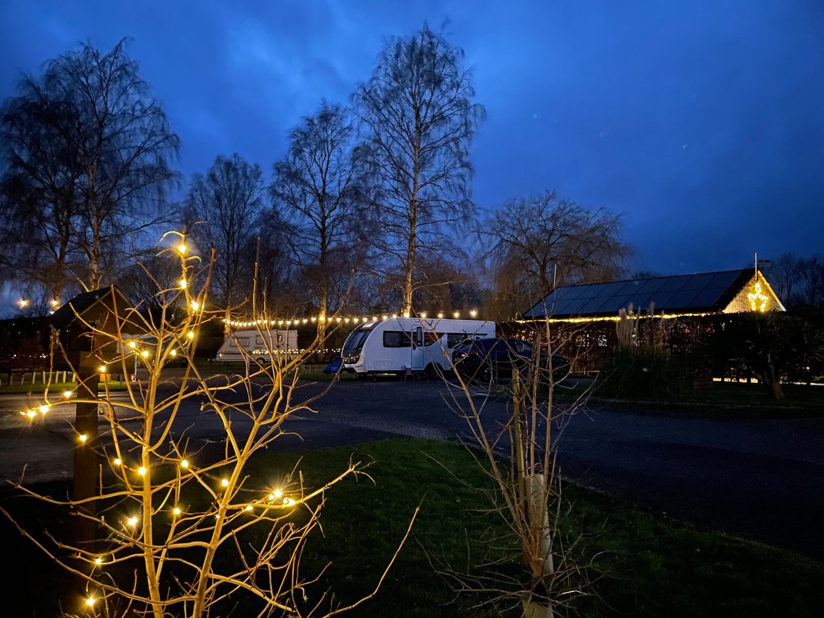 Premier Parks tweet media