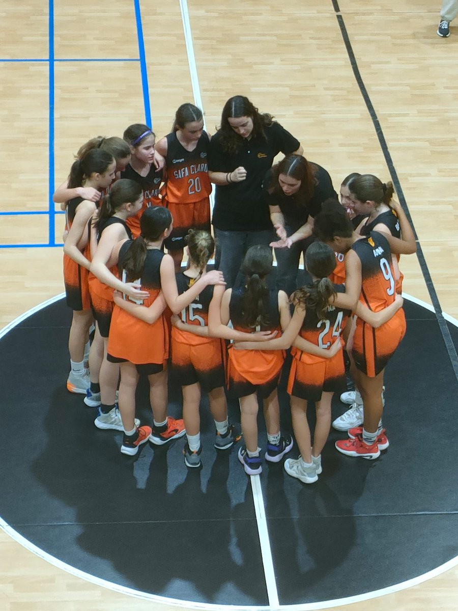 safaclaror's tweet photo. RESULTATS | 🏆 C.t. Pre-infantil Femení

#PreInfFem 7️⃣3️⃣
Escolapis Sarrià 5️⃣1️⃣

💬 Ens mostrem com un equip sòlid, aprofitem poder jugar al pavelló per córrer al contraatac. A la segona part, però, ens relaxem i baixem la intensitat en defensa.

#SafaClaror | #ForçaSafa https://t.co/G1t4dtSzn7