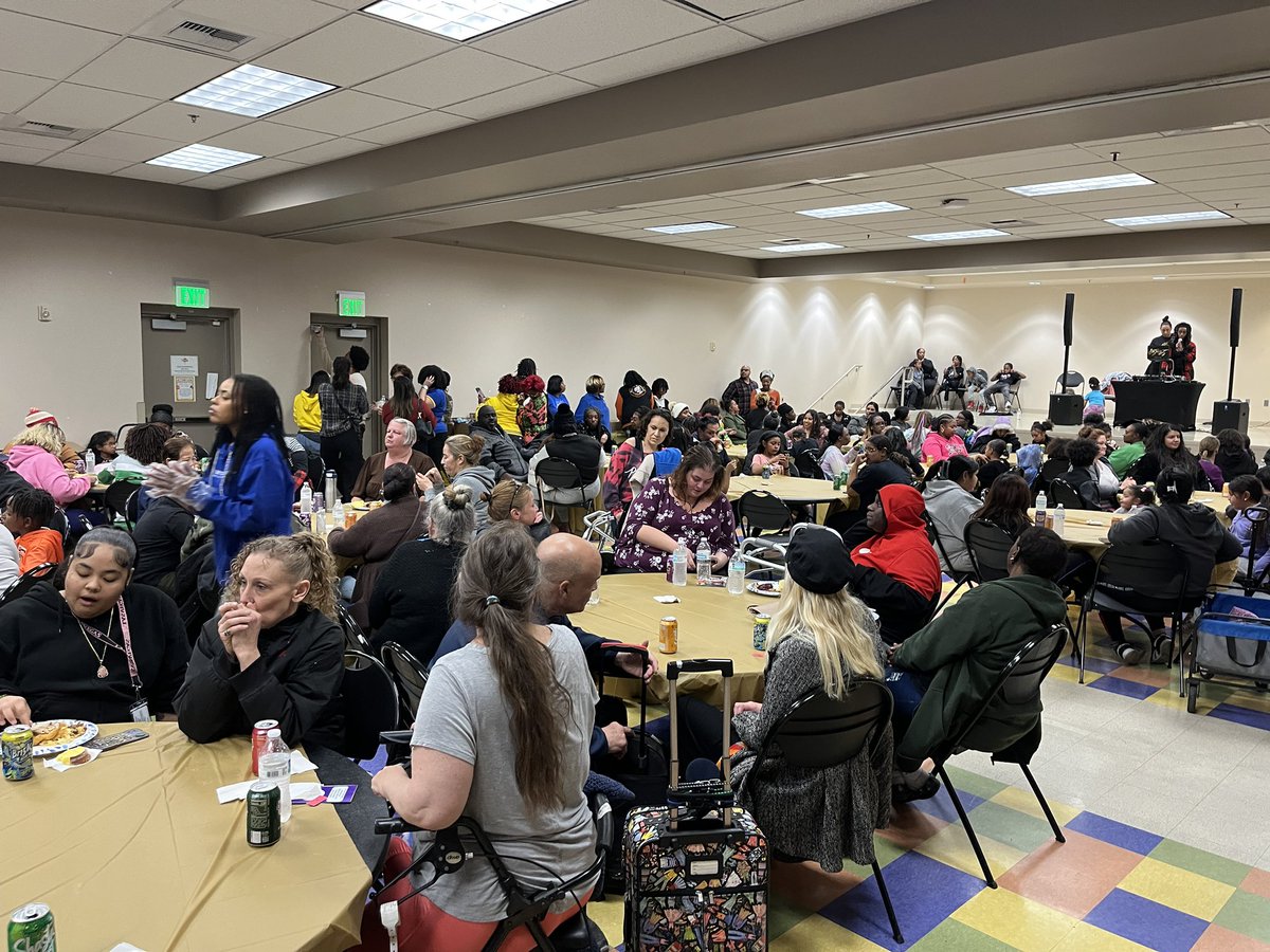 AaronDFordNV's tweet photo. Enjoyed attending the 3rd Annual Blessed Giving Community Dinner &amp; Giveaway. Great seeing @SenJackyRosen, @Berkley4Mayor, @RepHorsford, @RubenKihuen and so many others there to serve others. Thanks @MinisterStretch and Commissioner @WillMcCurdyII for organizing this! https://t.co/KZt8bTtGNV