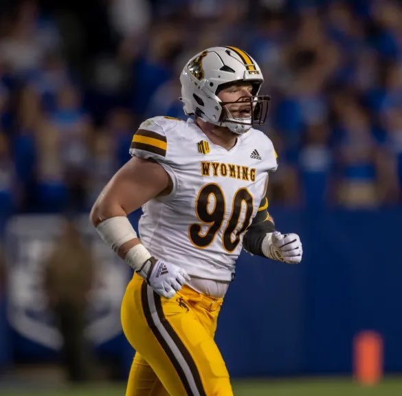 realfbllliason's tweet photo. @Gil_InUrCorner Might recognize these 2 beasts was in recruiting when they played at Wyoming unbelievable players and people! Our head coach was Coach Bohl who is a NDSU legend &amp; our OC Coach Polasek is the head coach at North Dakota State now taking the squad to the #FCSplayoff in year ☝️ https://t.co/PnTshUU4RJ