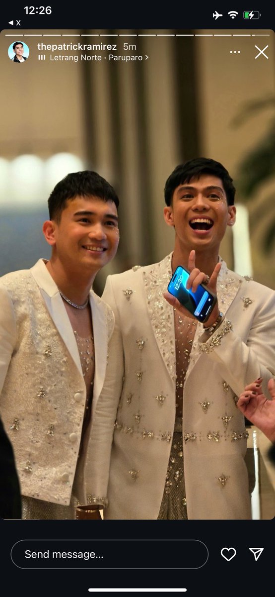 itsRshelly's tweet photo. And my kilig isn’t over yet, here’s another cute photo that will surely make my day, currently activating my girly heart 🤭💙 Aishiteru both 😘 https://t.co/xQPVQO4T2O