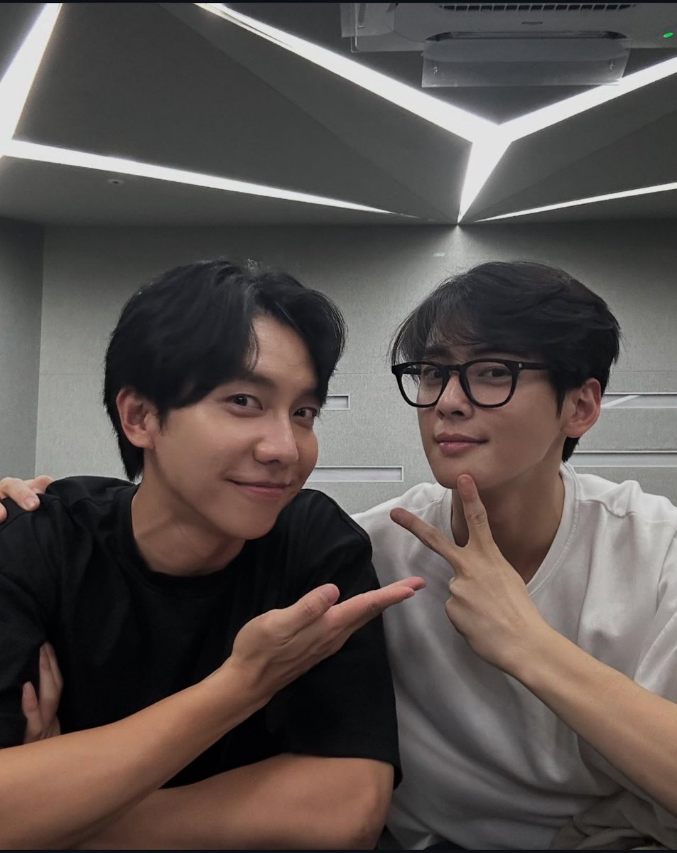 Jeanette_Tupaz1's tweet photo. #LEESEUNGGI OFFICIAL IG UPDATE 

A real younger man sings ‘You’re My Girl’ in 2024. Coming soon. 

#itsnotyouremygirl #Itsbecauseyouremygirl

#With #누난내여자니까 아닙니다 #내여자라니까 입니다 

#이승기 #ChaEunwoo #차은우 #BPM @bpmentofficial https://t.co/I7dKieU6Fo